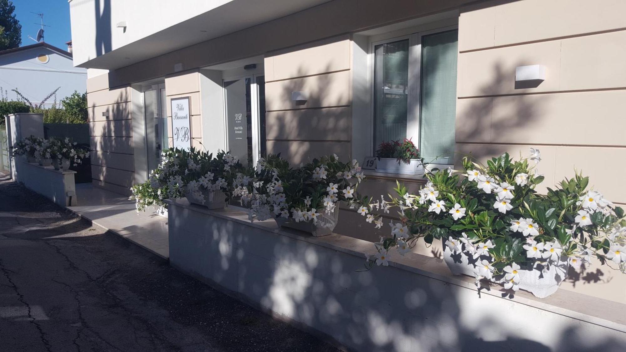 פיאטרה סנטה Hotel Villa Barsanti מראה חיצוני תמונה