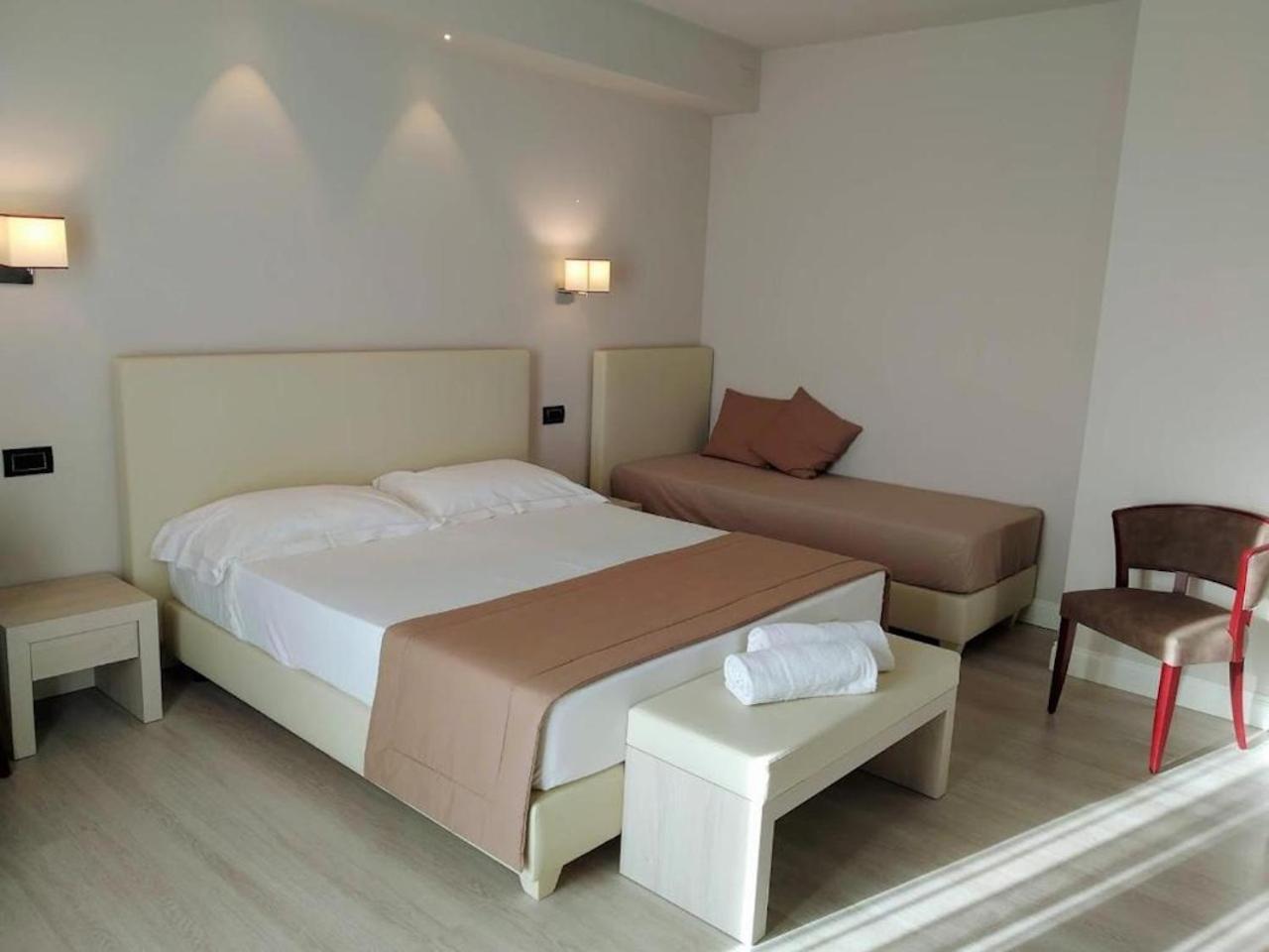 פיאטרה סנטה Hotel Villa Barsanti מראה חיצוני תמונה