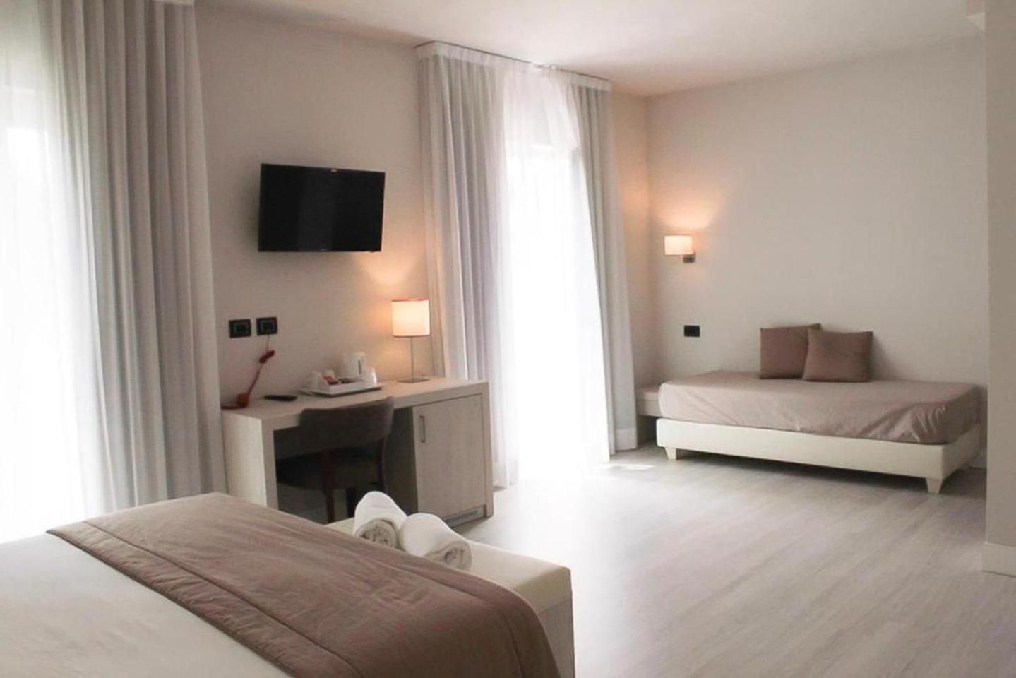 פיאטרה סנטה Hotel Villa Barsanti מראה חיצוני תמונה